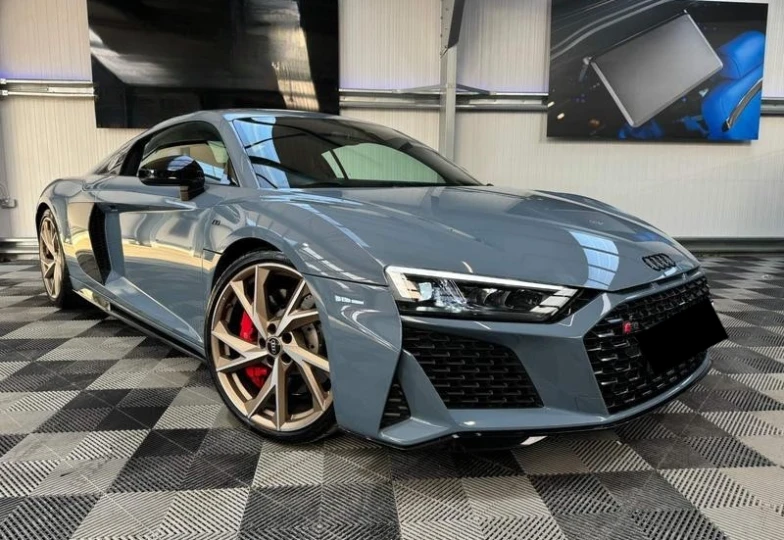 Audi R8 Серый