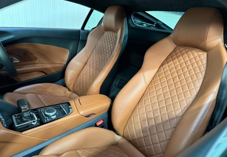 Audi R8 Серый