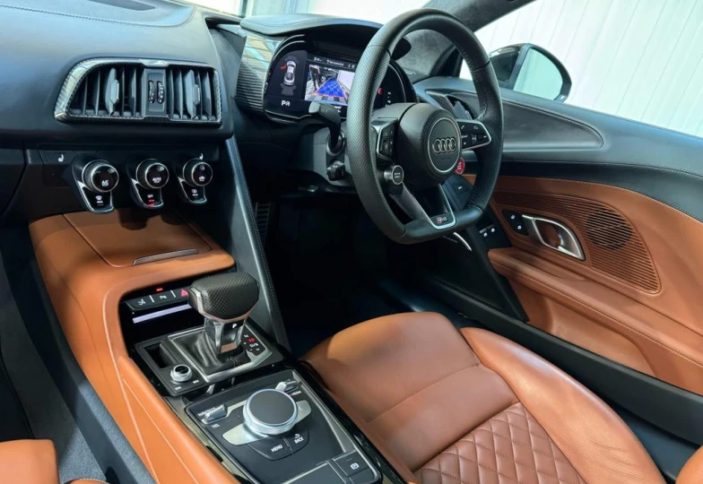 Audi R8 Серый