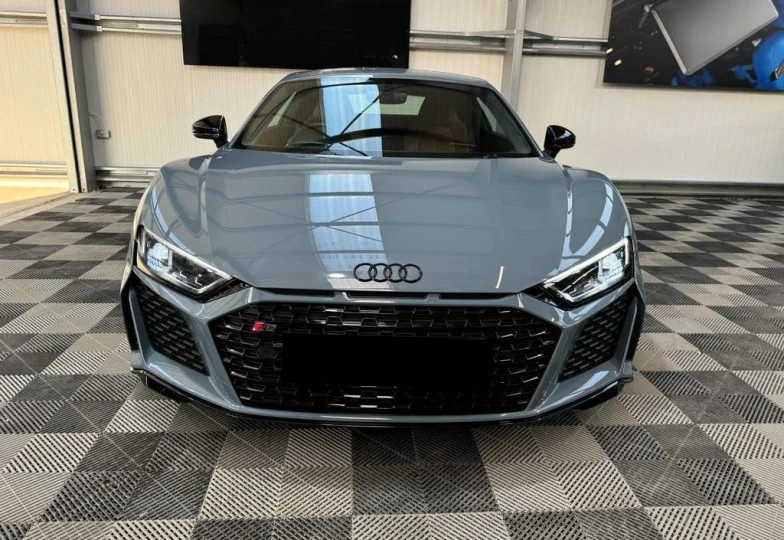 Audi R8 Серый