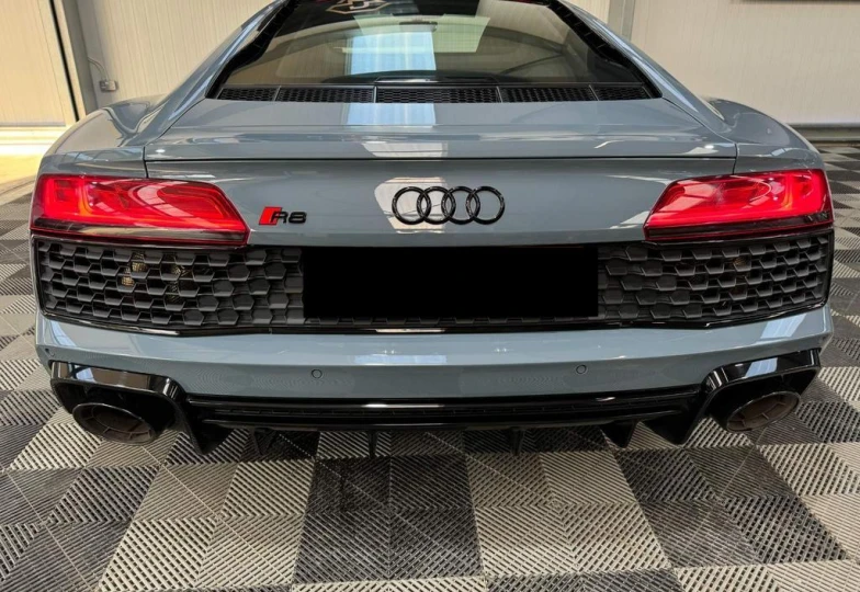 Audi R8 Серый