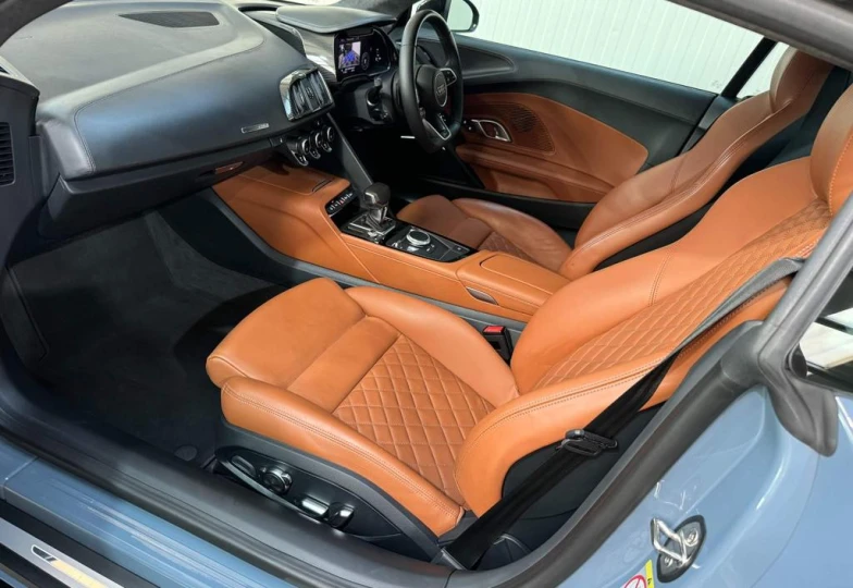 Audi R8 Серый