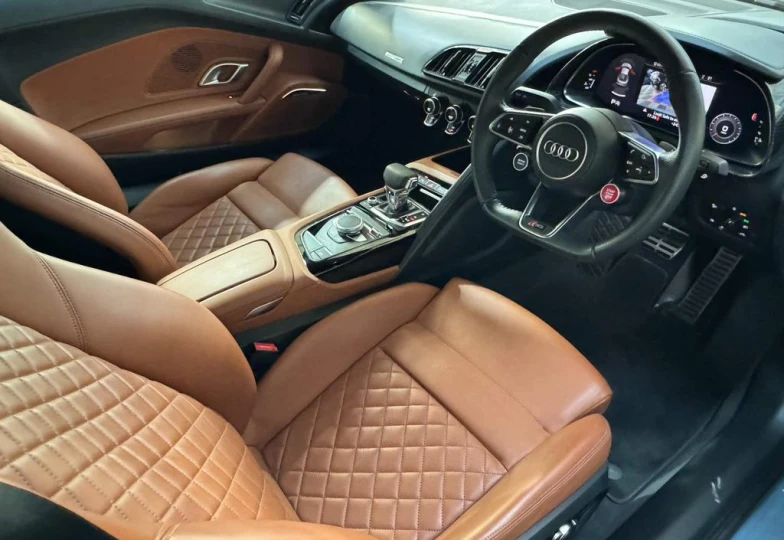 Audi R8 Серый
