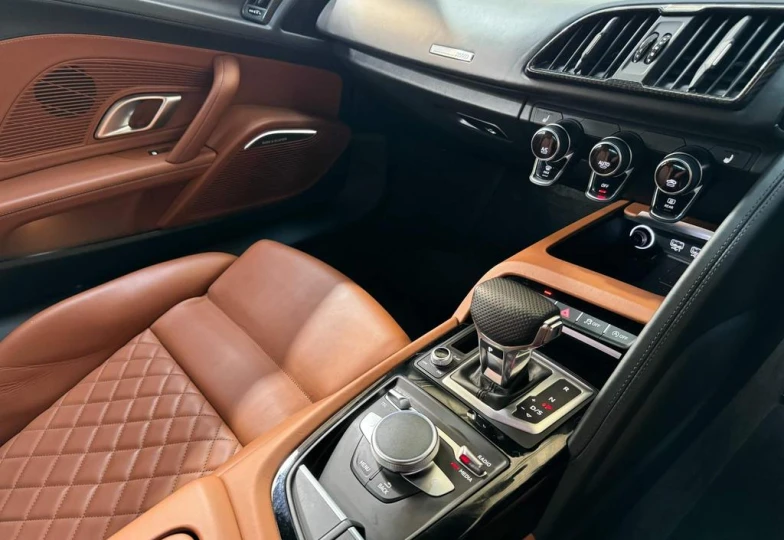 Audi R8 Серый