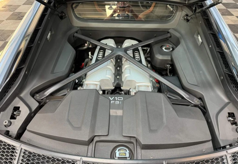Audi R8 Серый