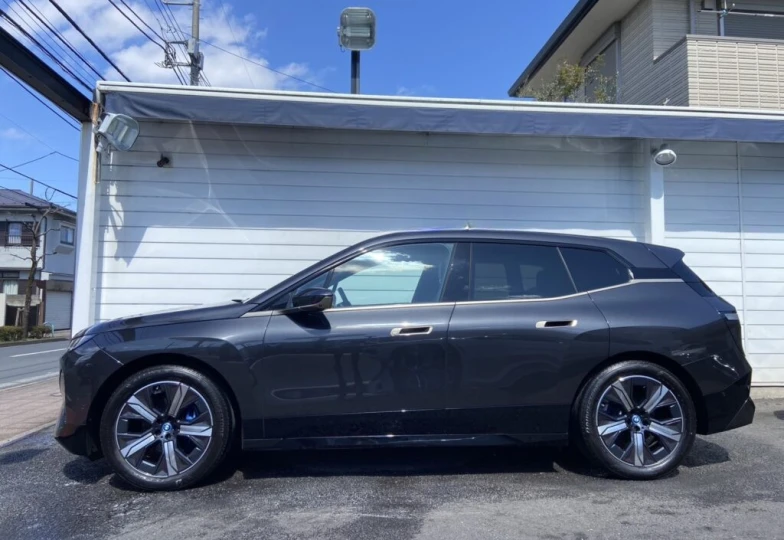 BMW iX Серый