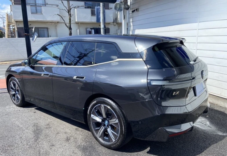 BMW iX Серый