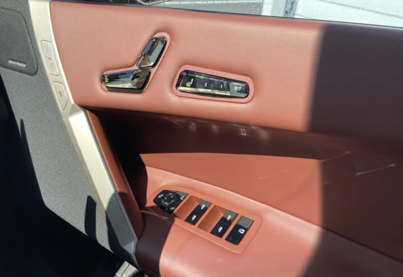 BMW iX Серый