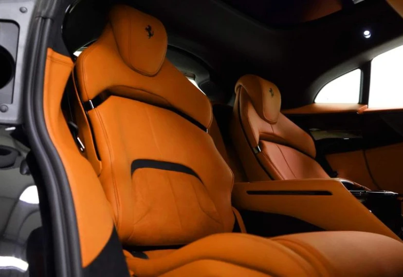 Ferrari Purosangue Черный