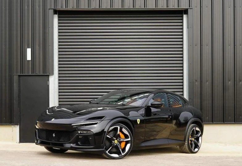 Ferrari Purosangue Черный