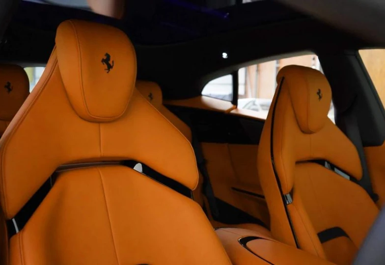 Ferrari Purosangue Черный