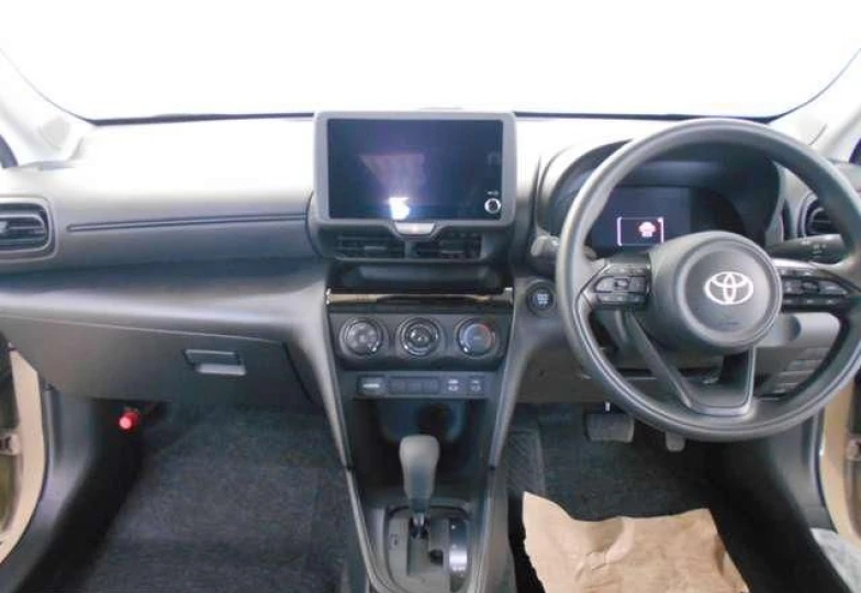 Toyota Yaris Cross Бежевый