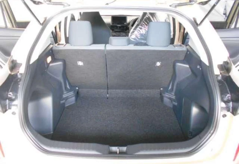 Toyota Yaris Cross Бежевый