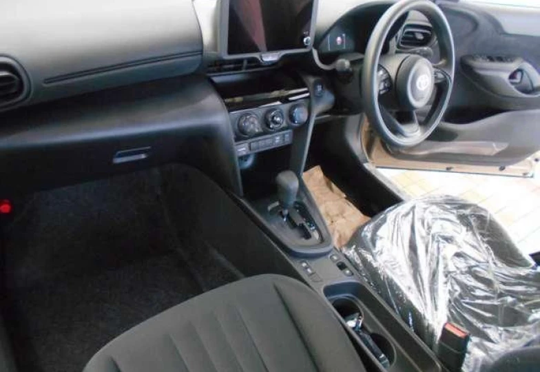 Toyota Yaris Cross Бежевый