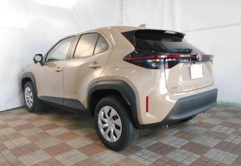 Toyota Yaris Cross Бежевый