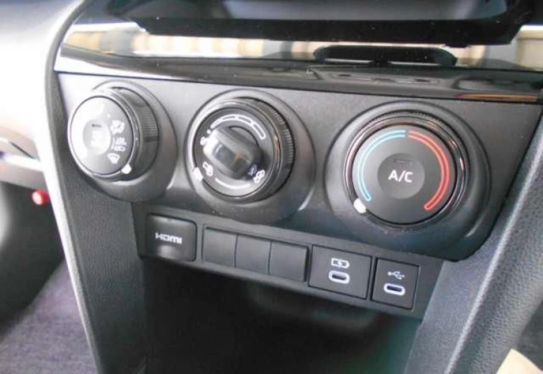 Toyota Yaris Cross Бежевый