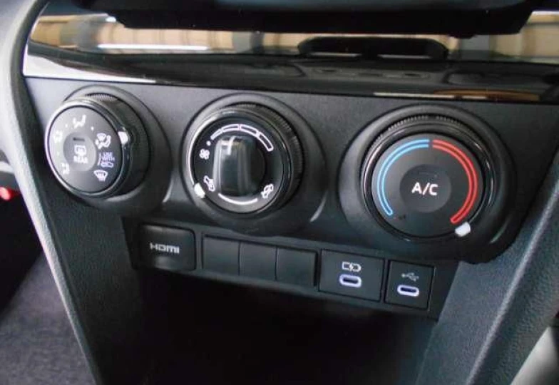 Toyota Yaris Cross Черный