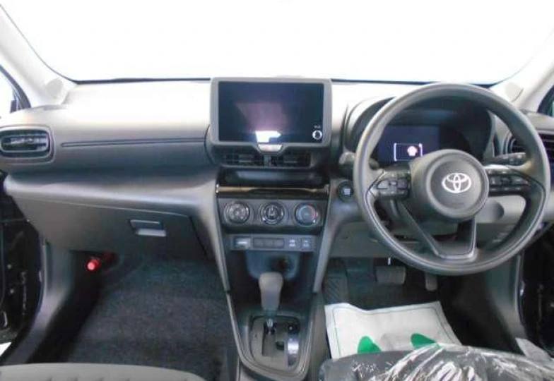 Toyota Yaris Cross Черный
