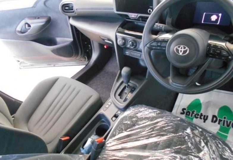 Toyota Yaris Cross Черный