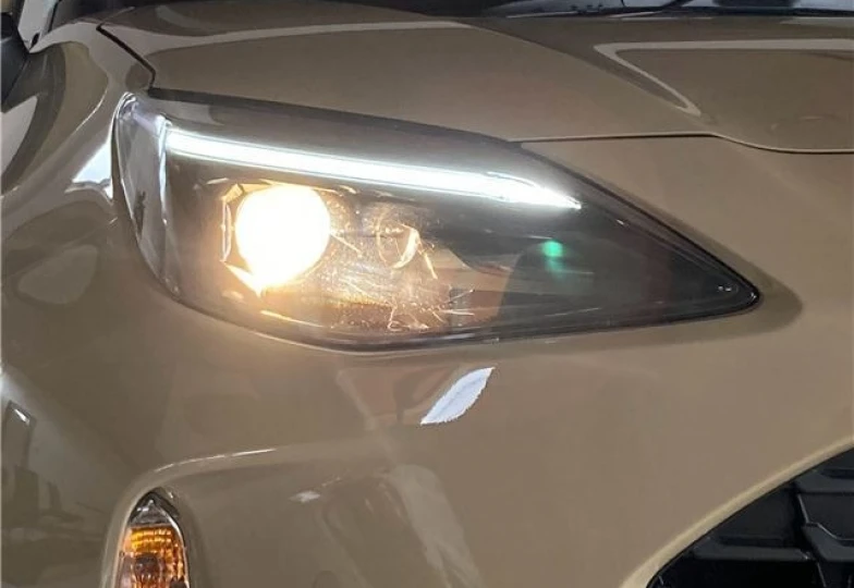 Toyota Yaris Cross Бежевый