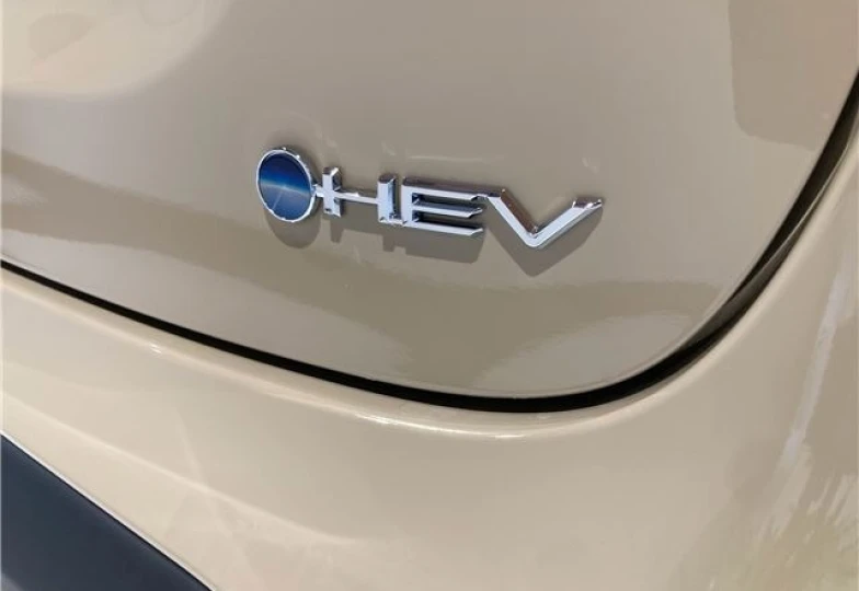 Toyota Yaris Cross Бежевый