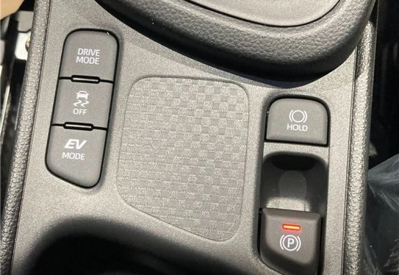 Toyota Yaris Cross Бежевый