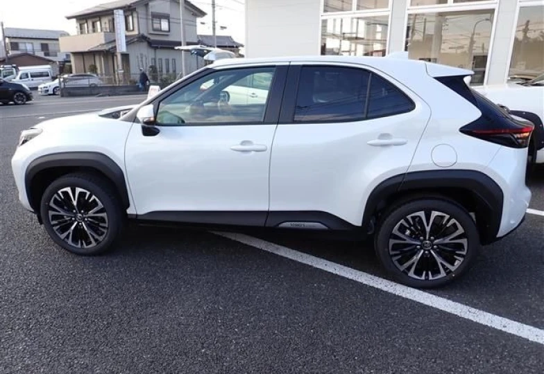 Toyota Yaris Cross Черный