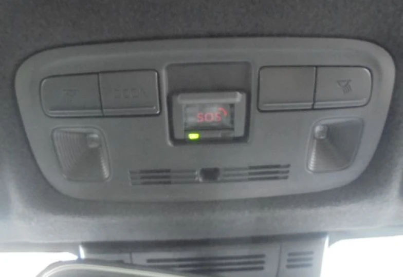Toyota Yaris Белый