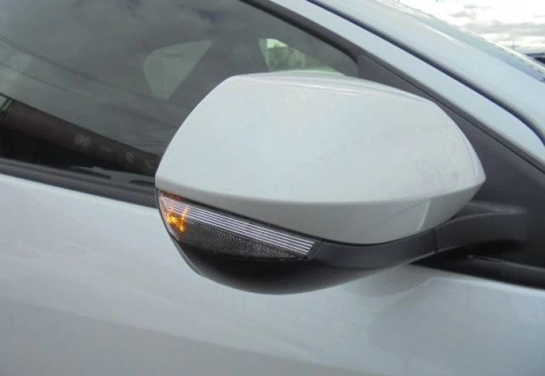 Toyota Yaris Белый