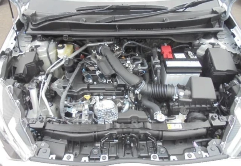 Toyota Yaris Белый