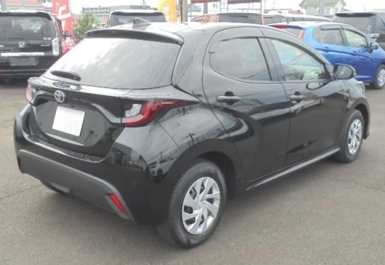 Toyota Yaris Черный