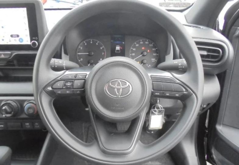 Toyota Yaris Черный
