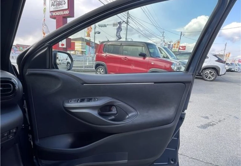 Toyota Yaris Серый