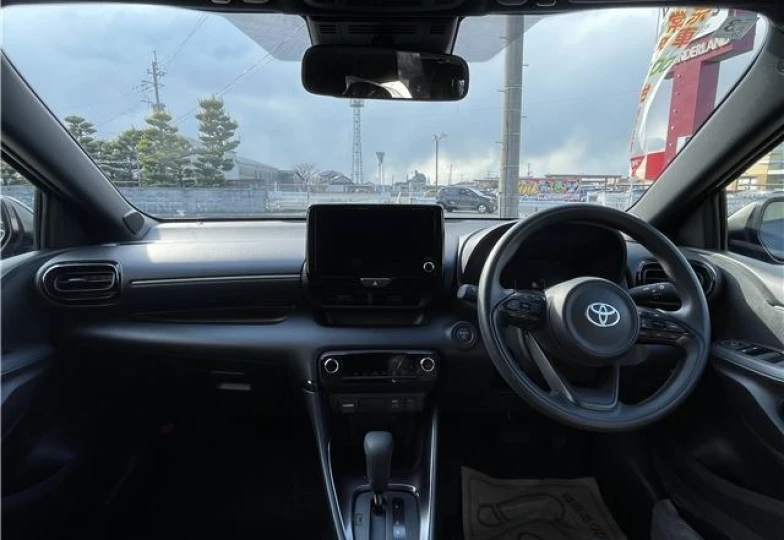 Toyota Yaris Серый