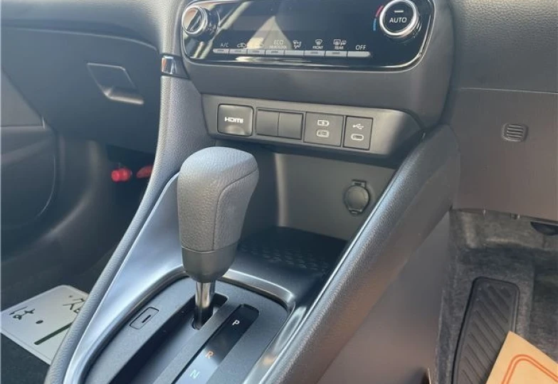 Toyota Yaris Серый
