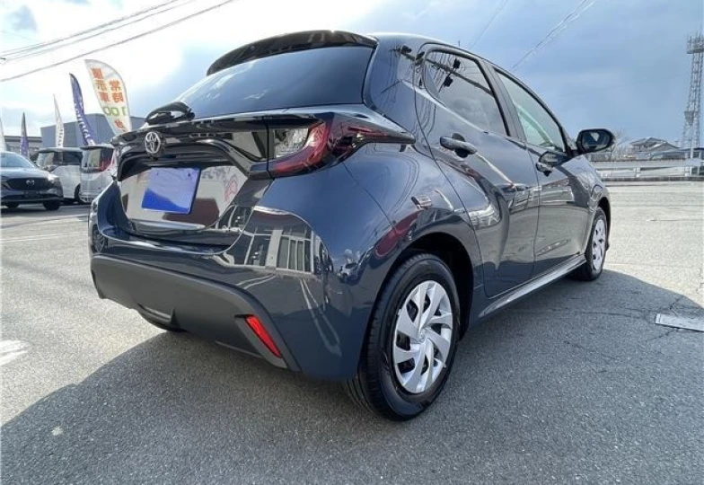 Toyota Yaris Серый