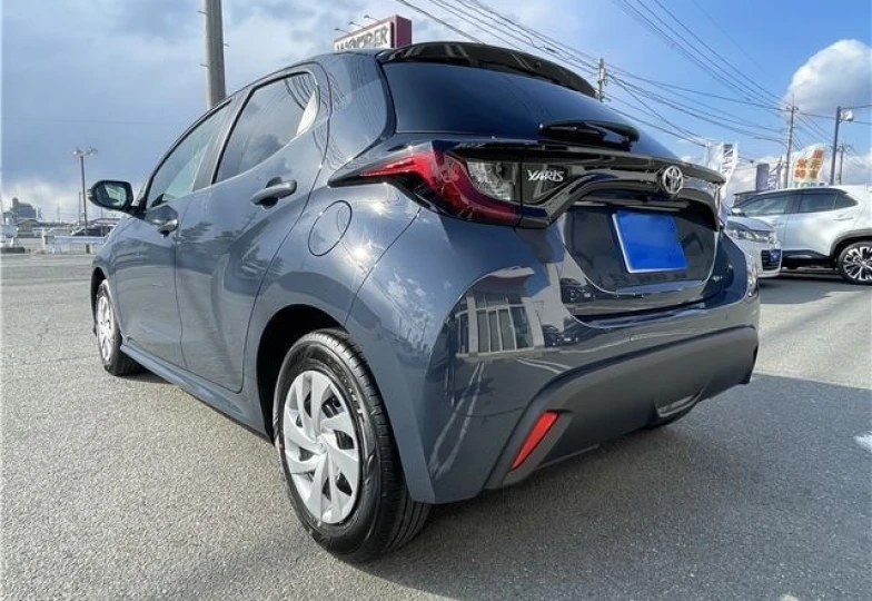 Toyota Yaris Серый