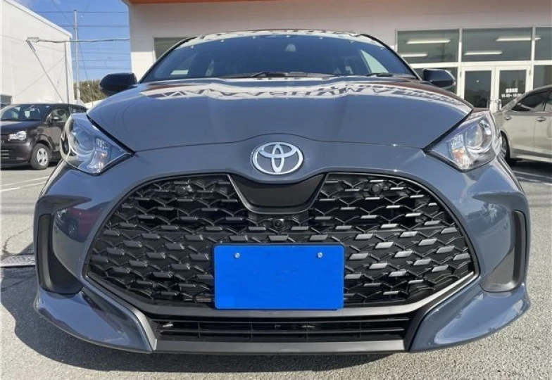 Toyota Yaris Серый