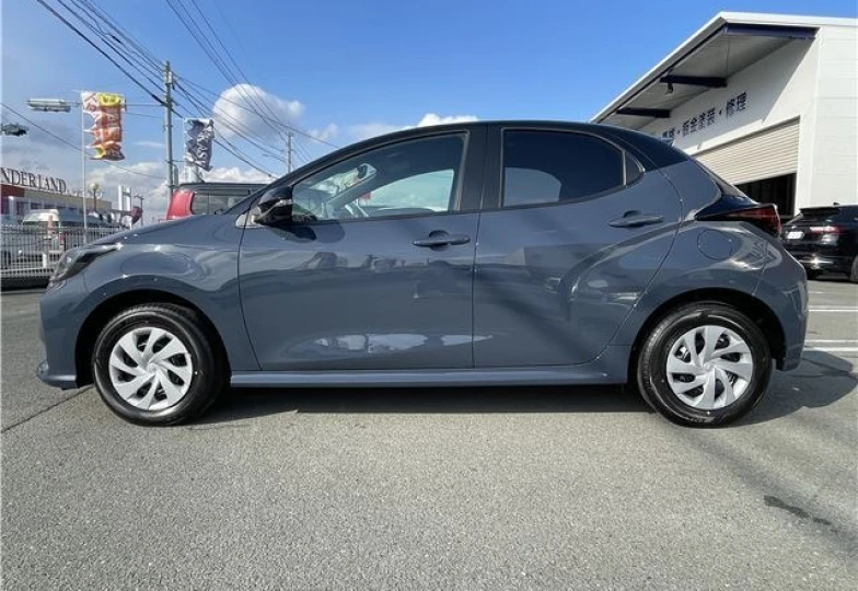 Toyota Yaris Серый
