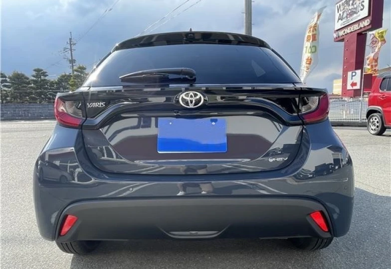 Toyota Yaris Серый