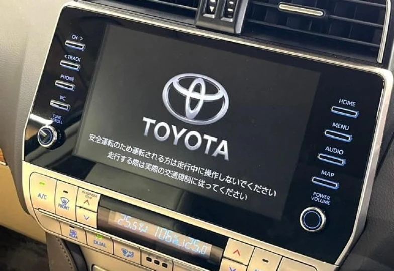 Toyota Land Cruiser Prado Белый