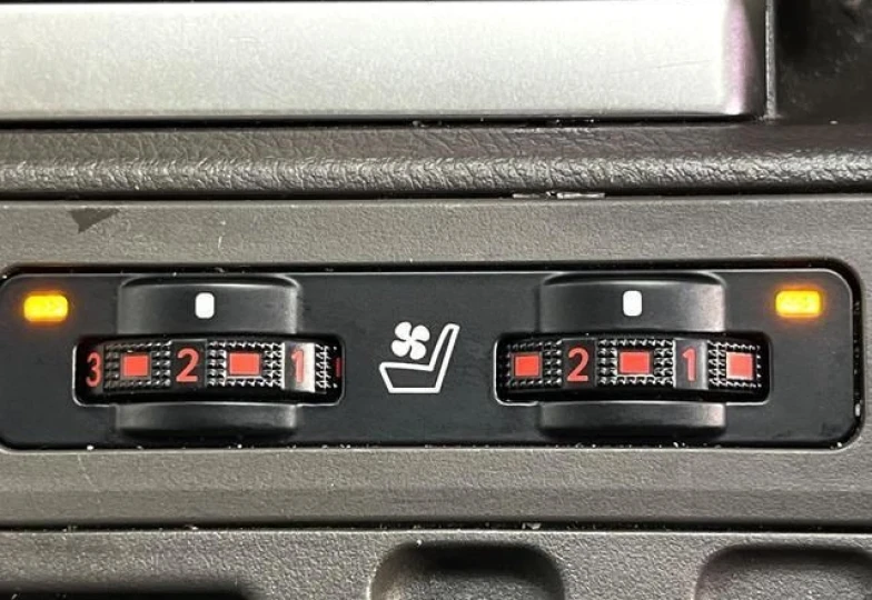 Toyota Land Cruiser Prado Белый