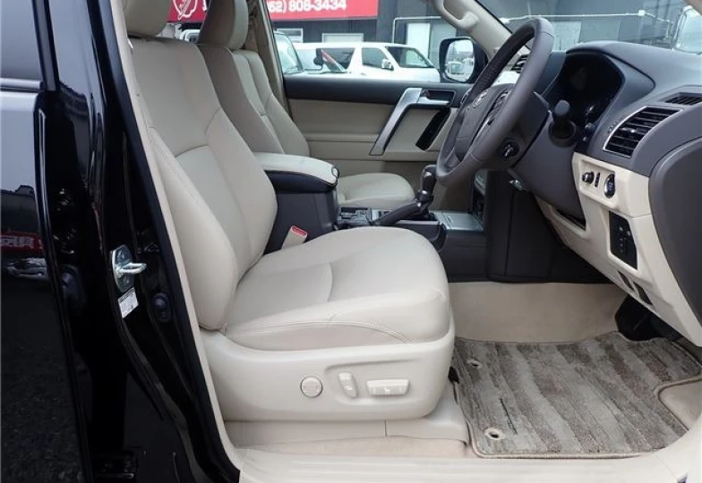Toyota Land Cruiser Prado Черный