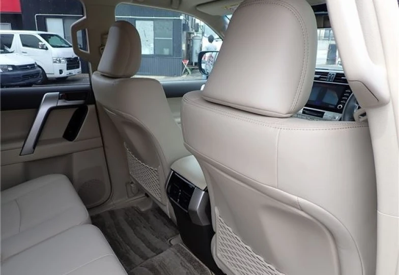 Toyota Land Cruiser Prado Черный