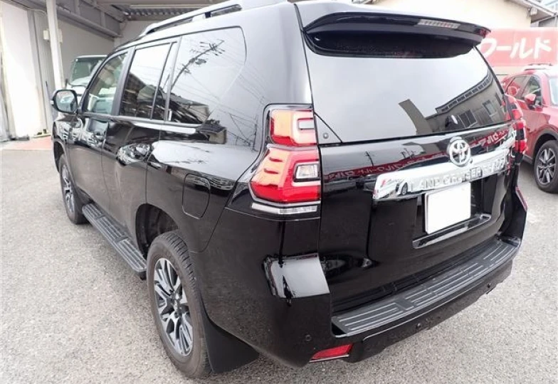 Toyota Land Cruiser Prado Черный