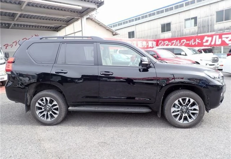 Toyota Land Cruiser Prado Черный