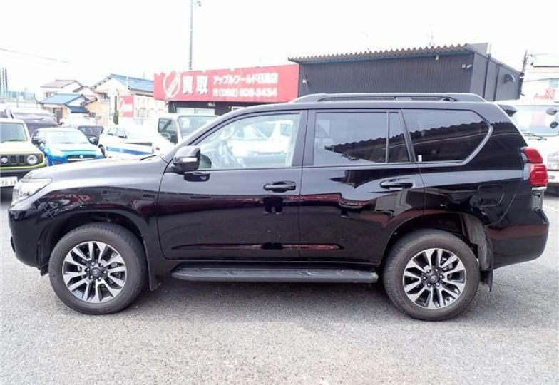 Toyota Land Cruiser Prado Черный