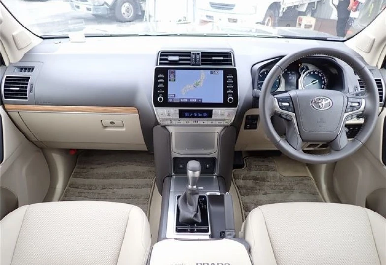 Toyota Land Cruiser Prado Черный