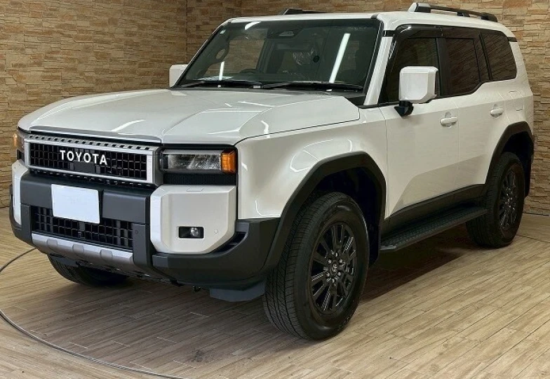 Toyota Land Cruiser 250 Белый