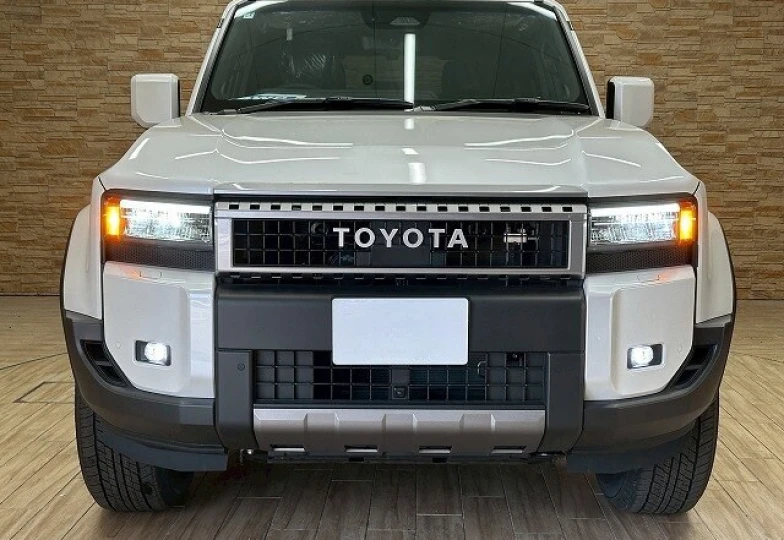 Toyota Land Cruiser 250 Белый